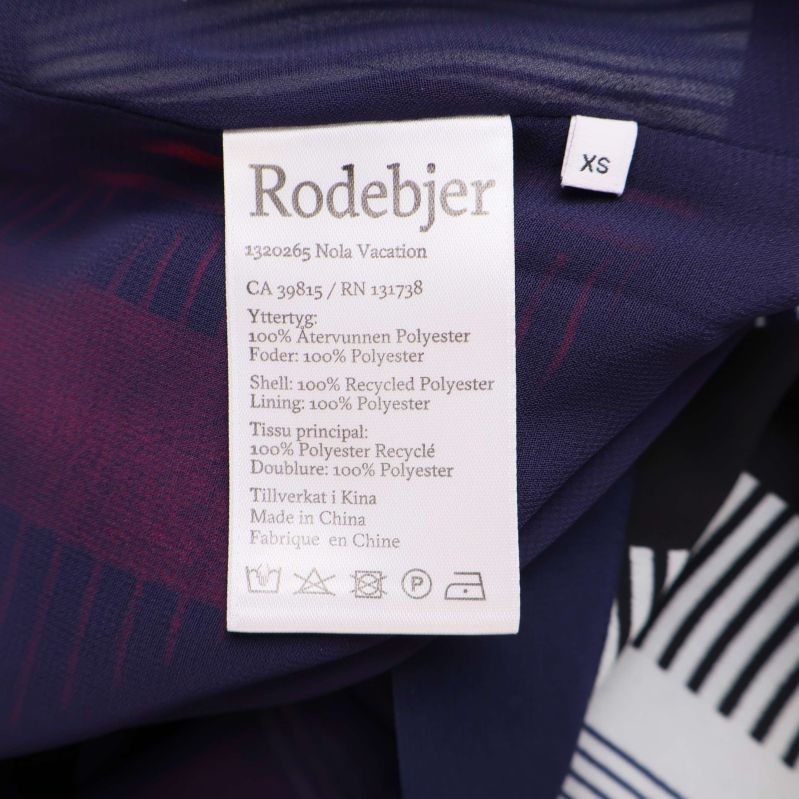 Materiallapp visar Rodebjer och polyestermaterial