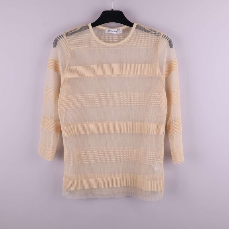 Transparent beige meshtröja med randiga strukturer och trekvartsärm