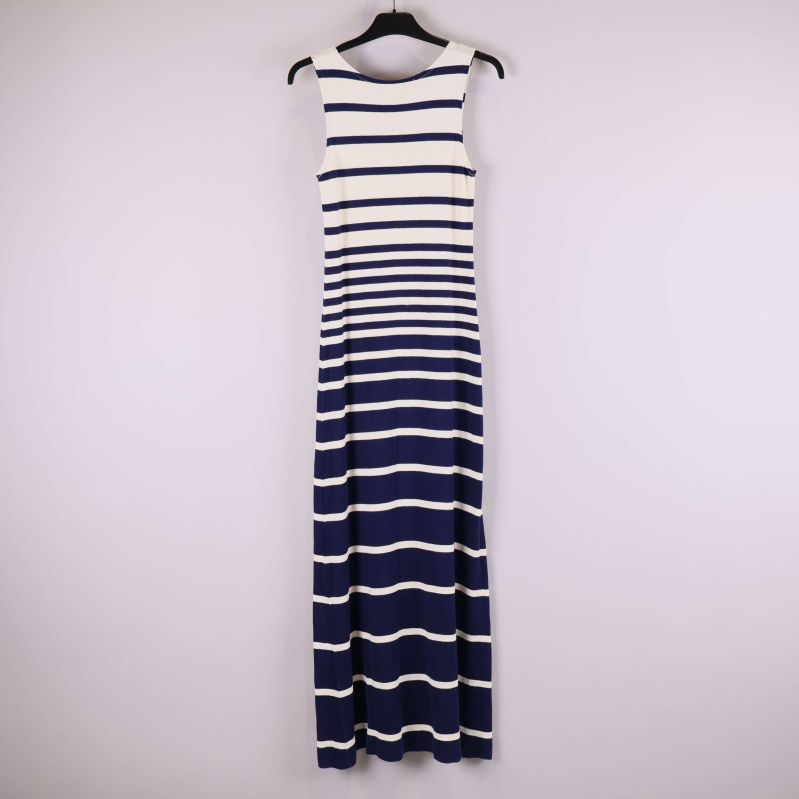 Lång ärmlös randig klänning på galge bakifrån