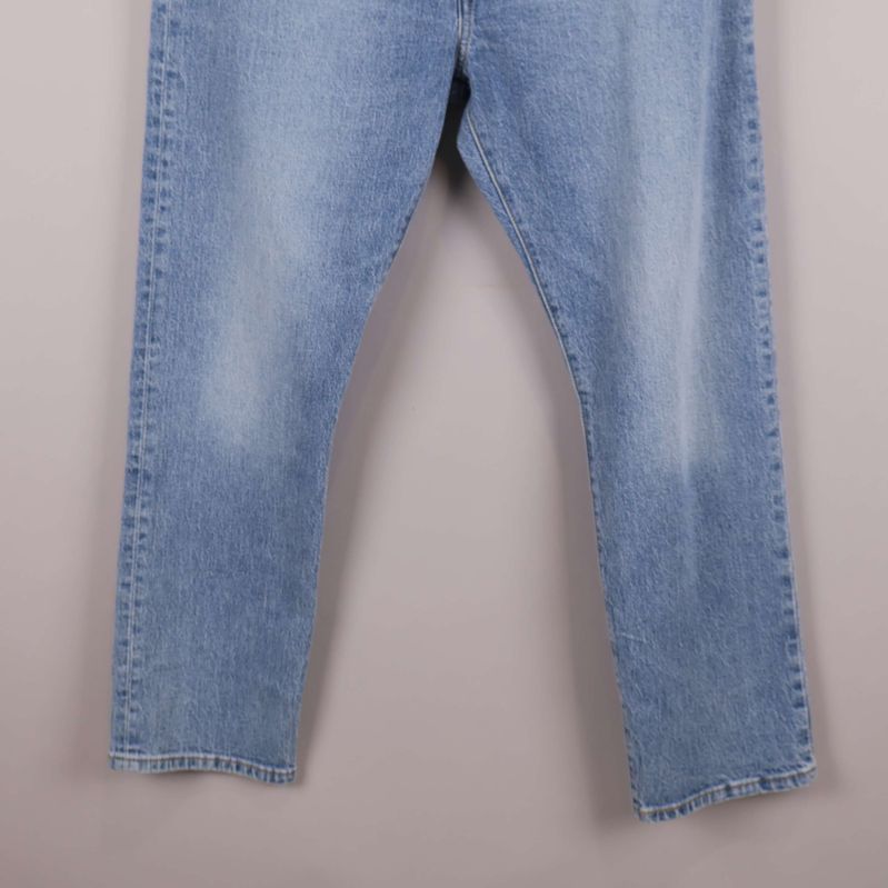 Nedre delen av jeansbenen med raka avslut