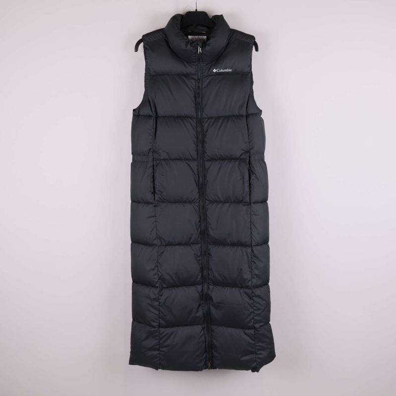 Lång svart vadderad väst med quiltade rutor och krage