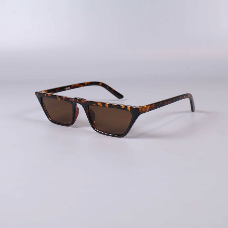 Solglasögon med rektangulär sköldpaddsmönstrad båge och bruna linser