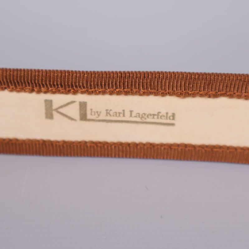 Insida av bälte med text KL by Karl Lagerfeld