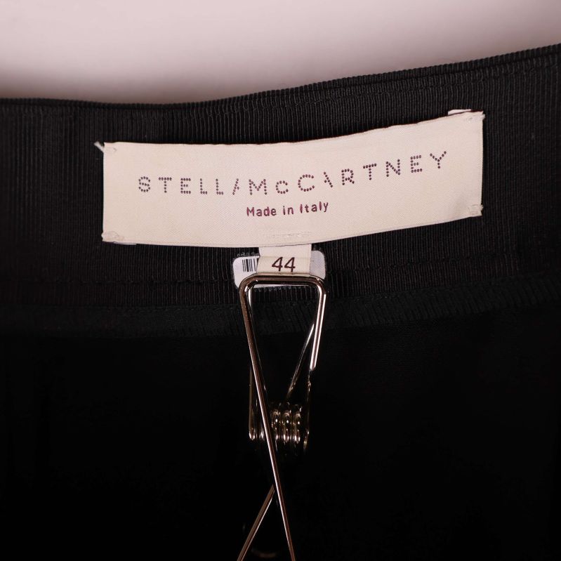 Närbild etikett Stella McCartney storlek 44