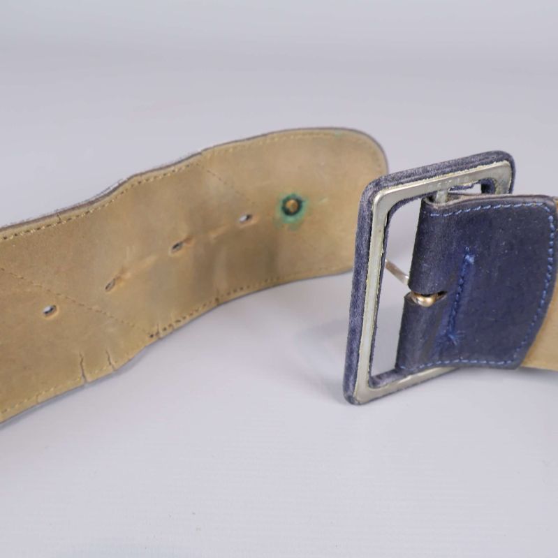 Stämpel på bältets insida med skinnmärke