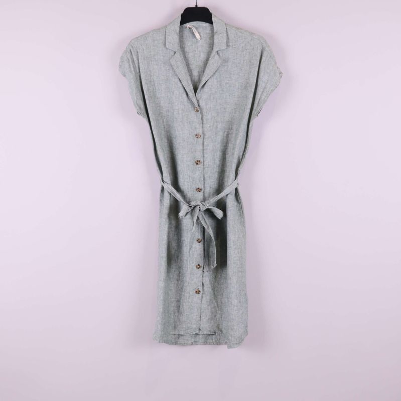 Grå skjortklänning i linne med knappar och skärp