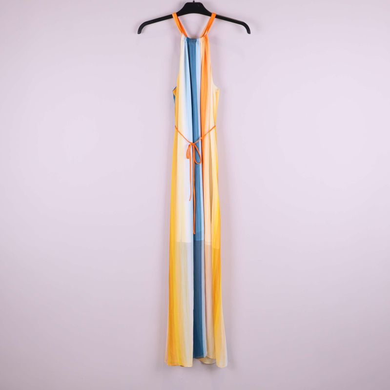 Långklänning med randigt mönster i gult, blått och vitt