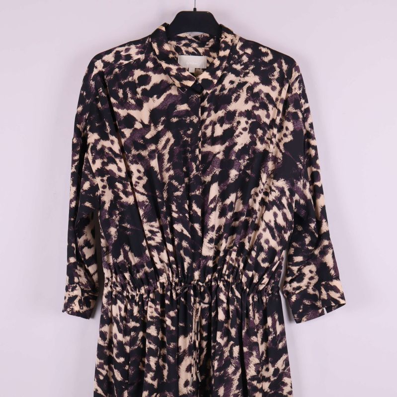 Detaljbild överdel med resår och mönster