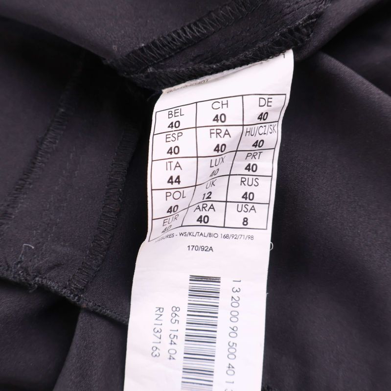 Storleksetikett med europeisk storlek 40 tydligt markerad