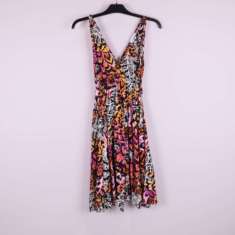 Färgstark klänning med djärvt mönster