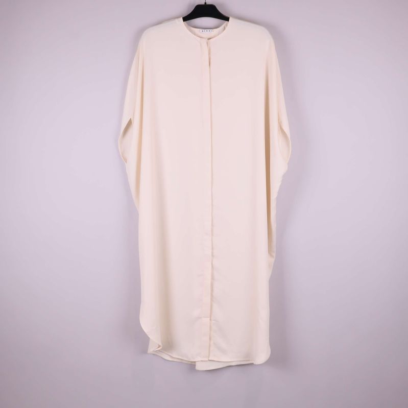 Krämvit oversize kaftan med raka linjer framifrån