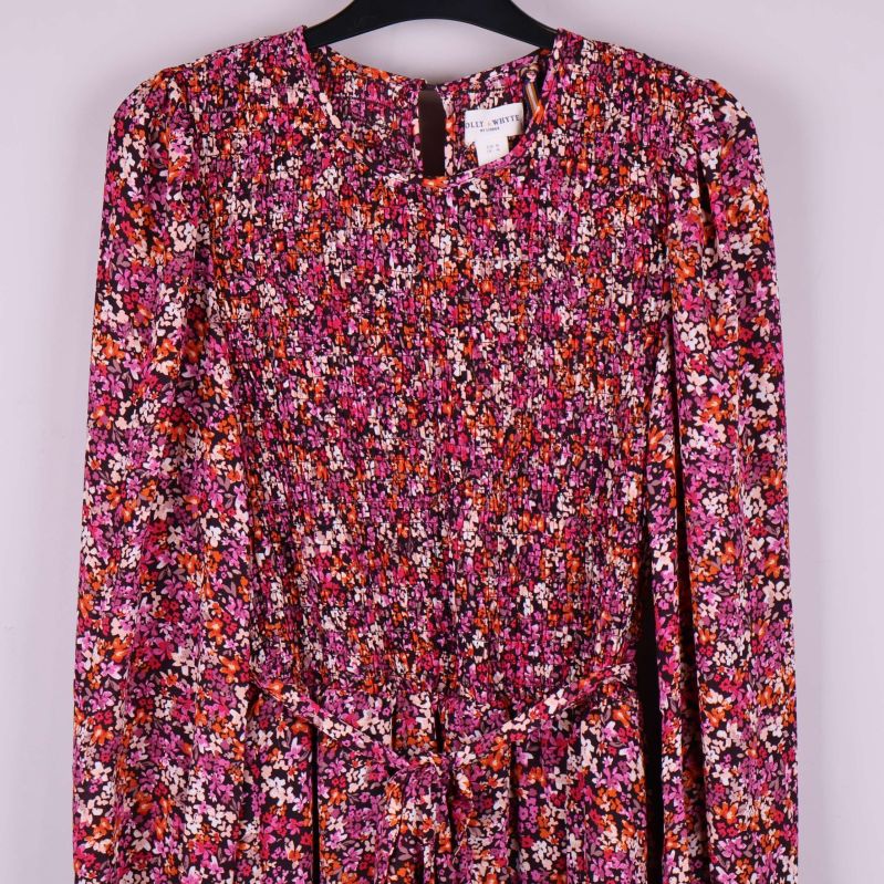 Överdel på klänning med smockat liv och detaljer