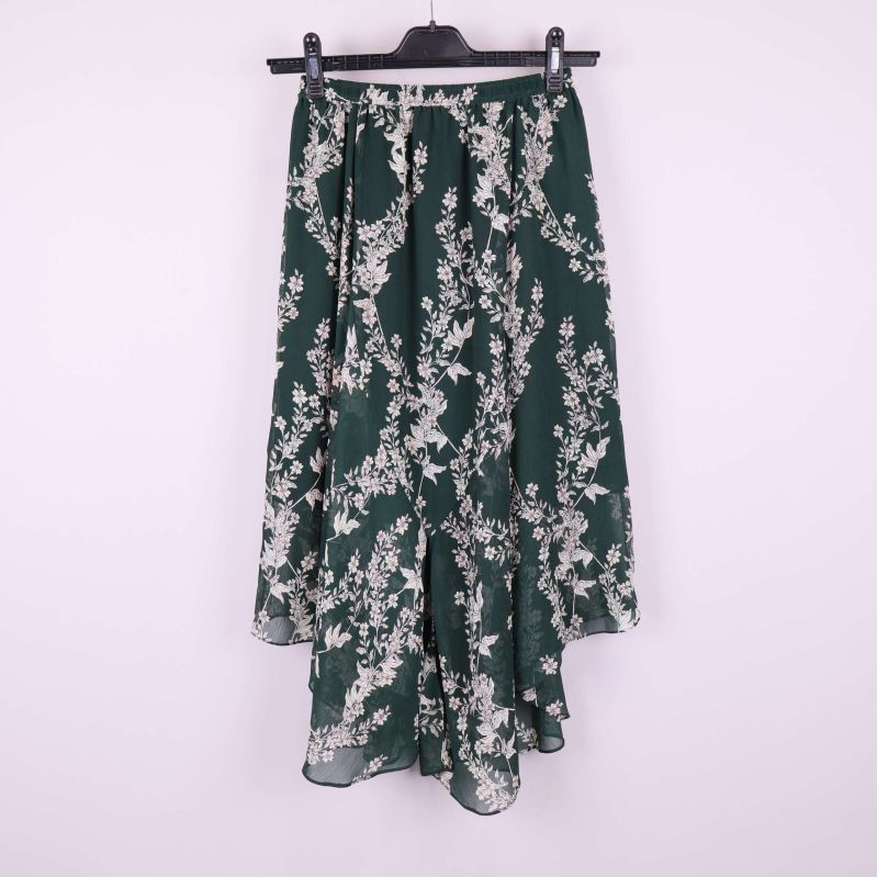 Baksida av blommig kjol