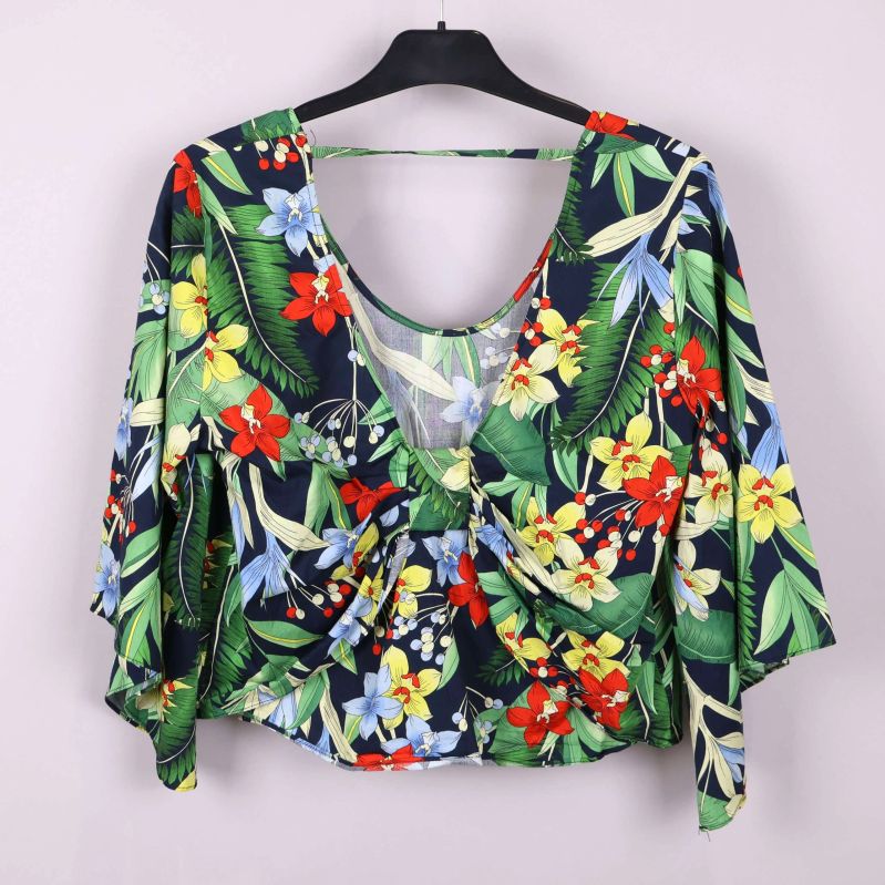 Öppen rygg med blommig design