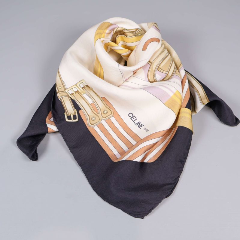 Scarf vikt visar färger och mönster