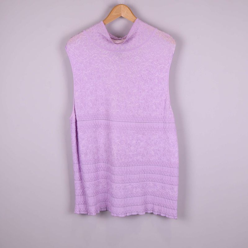 Ärmlös ljuslila tunika med strukturmönster framtill på galge