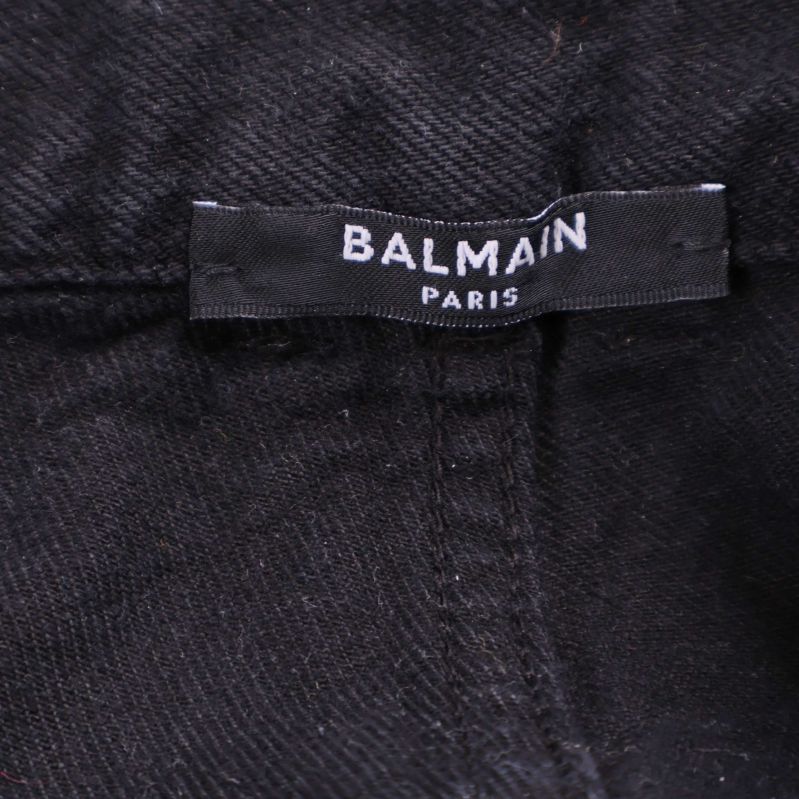 Balmain Paris tygmärke på insidan av jeansen
