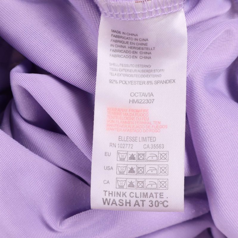 Tvättrådsetikett med materialangivelse för hoodie