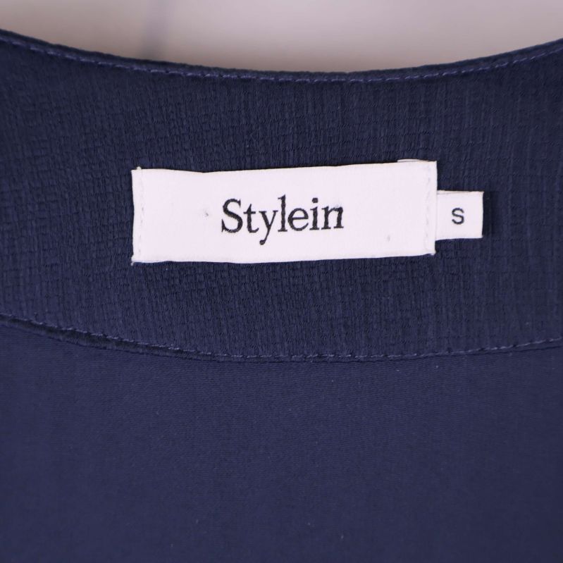 Nära bild på Stylein etikett i halsen