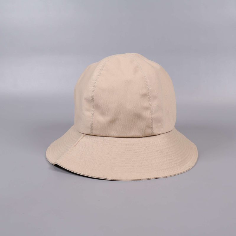 Bucket hat i beige sedd framifrån 