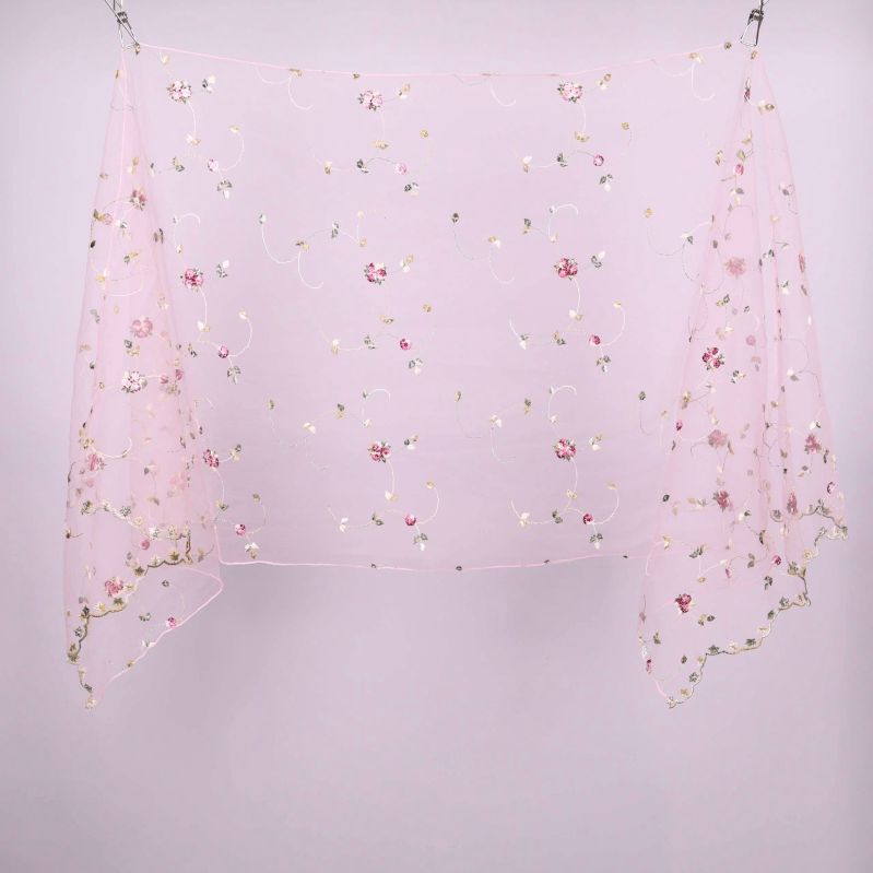 Sjal utbredd visar mönster och blommor