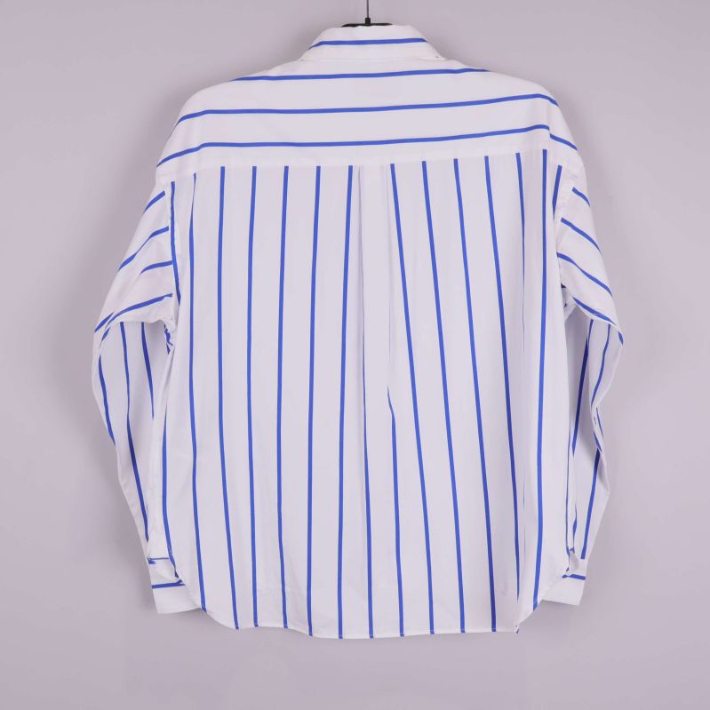 Ryggdesign med blå ränder