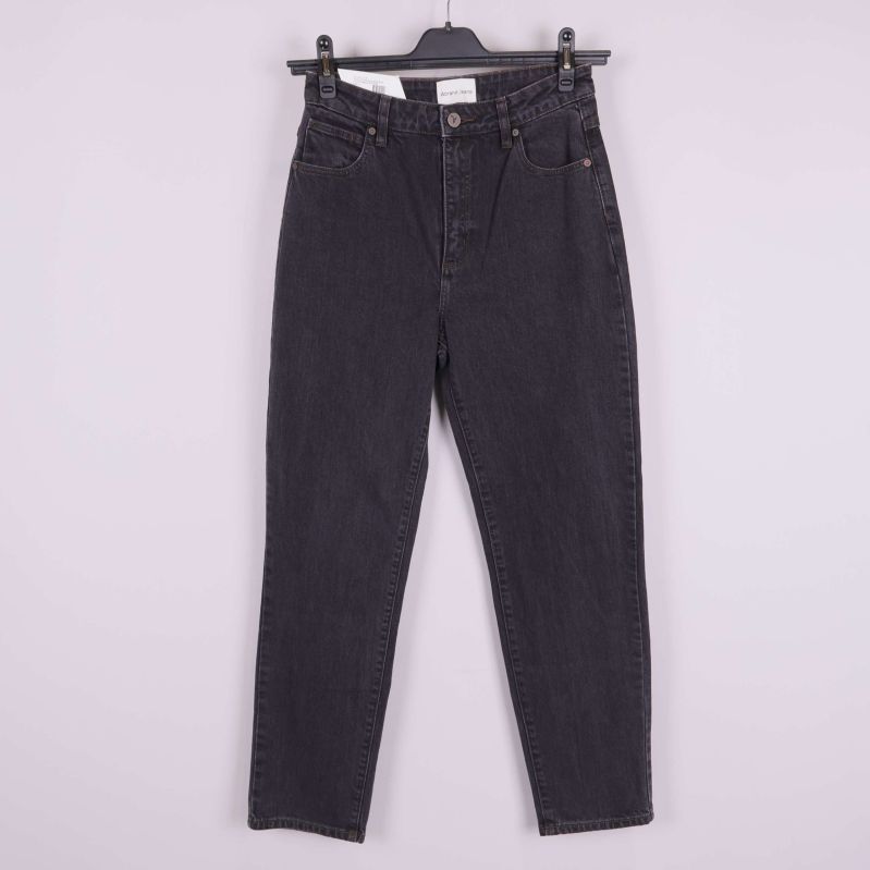 Framsida svarta jeans rak passform