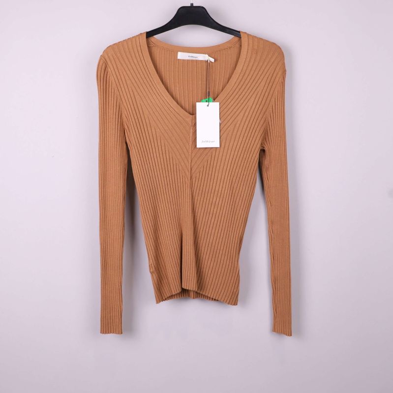 Ribbstickad beige topp med lång ärm och v-ringning