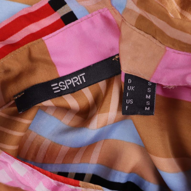 Naketikett med Esprit-logga och storleksangivelse S