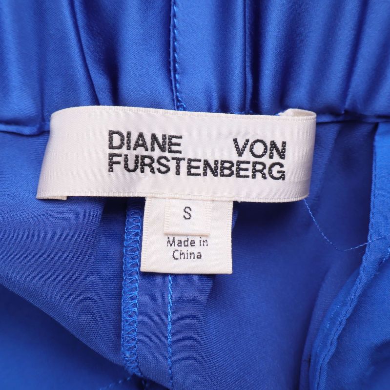 Närbild av Diane von Furstenberg etikett