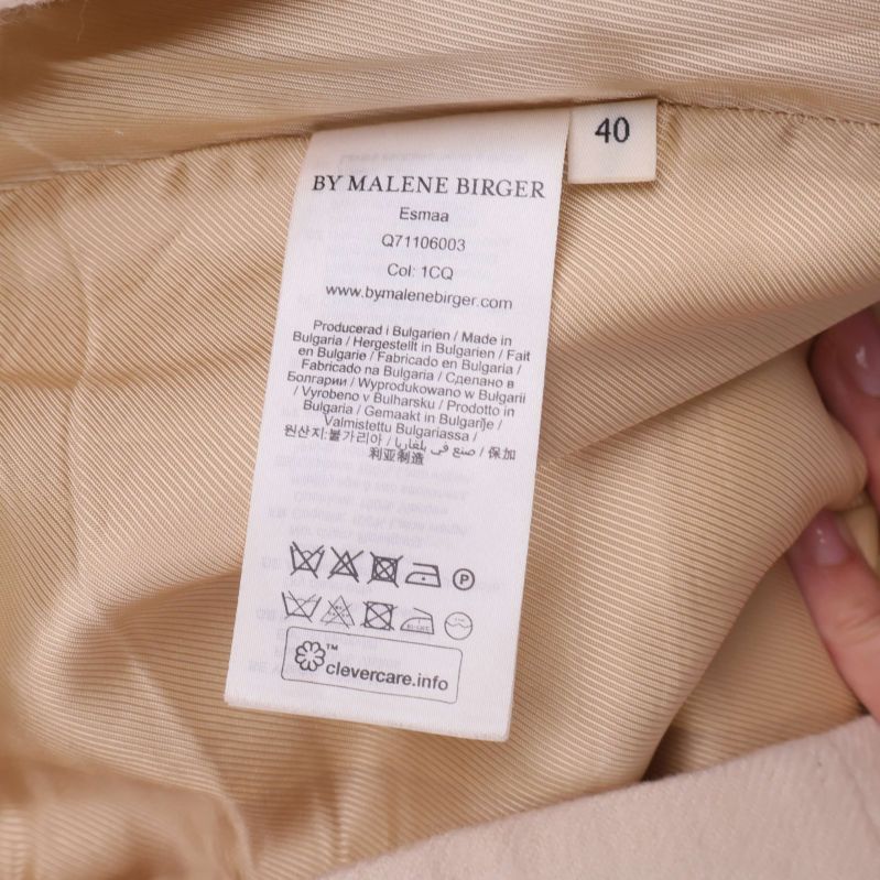 Material- och storleksetikett från By Malene Birger, storlek 40
