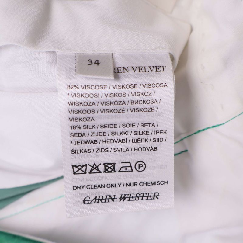 Material: 82% viskos 18% silke