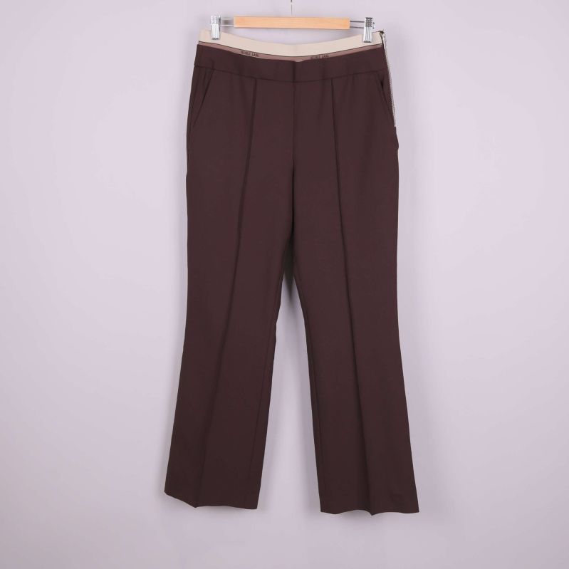Bruna byxor med beige linning 