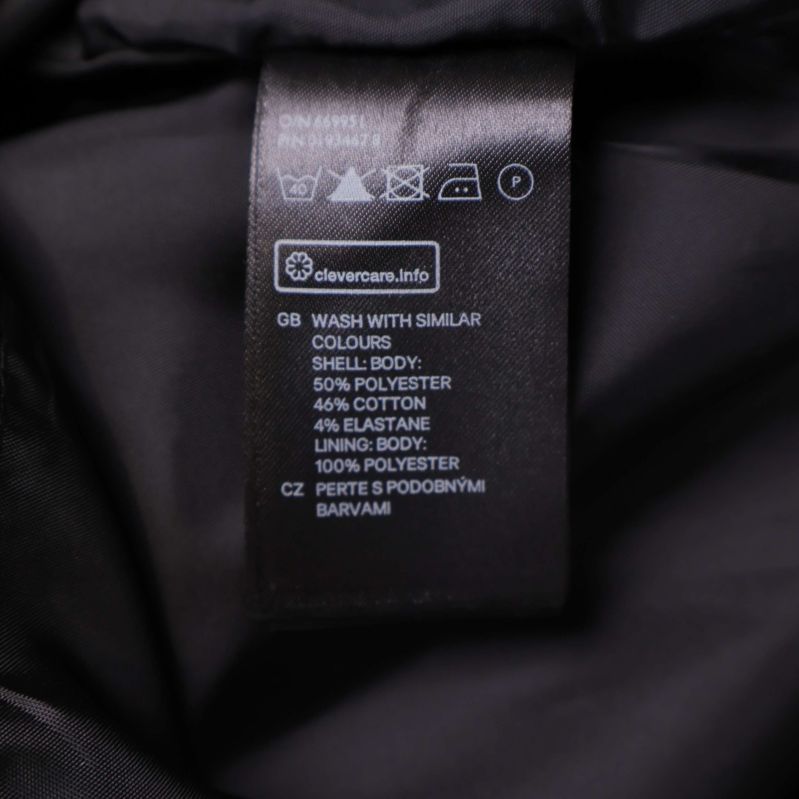Materialinformation: bomull, polyester, elastan