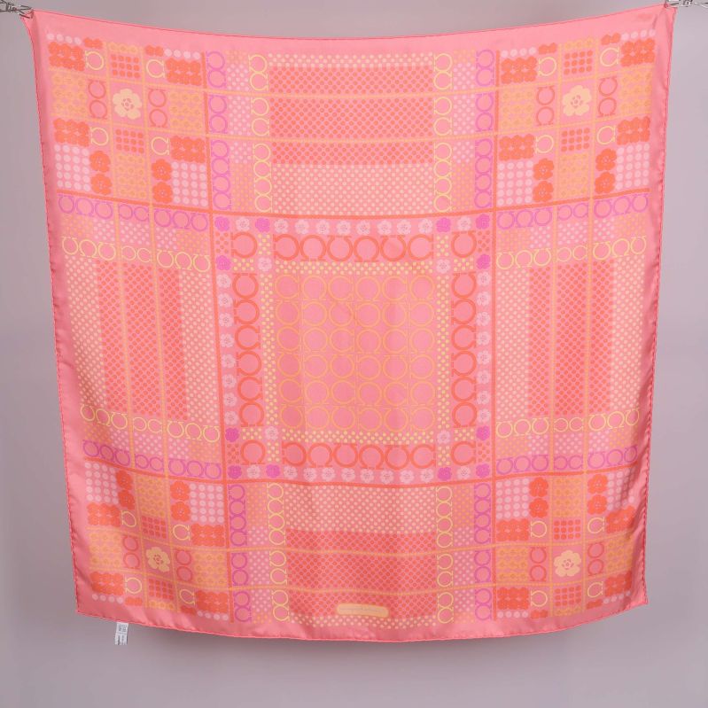 Scarves med rutigt och cirkelmönster i rosa nyanser