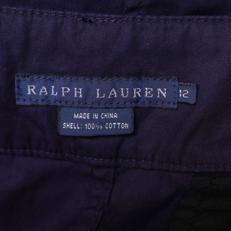 Ralph Lauren-märkning och materiallapp i kjol