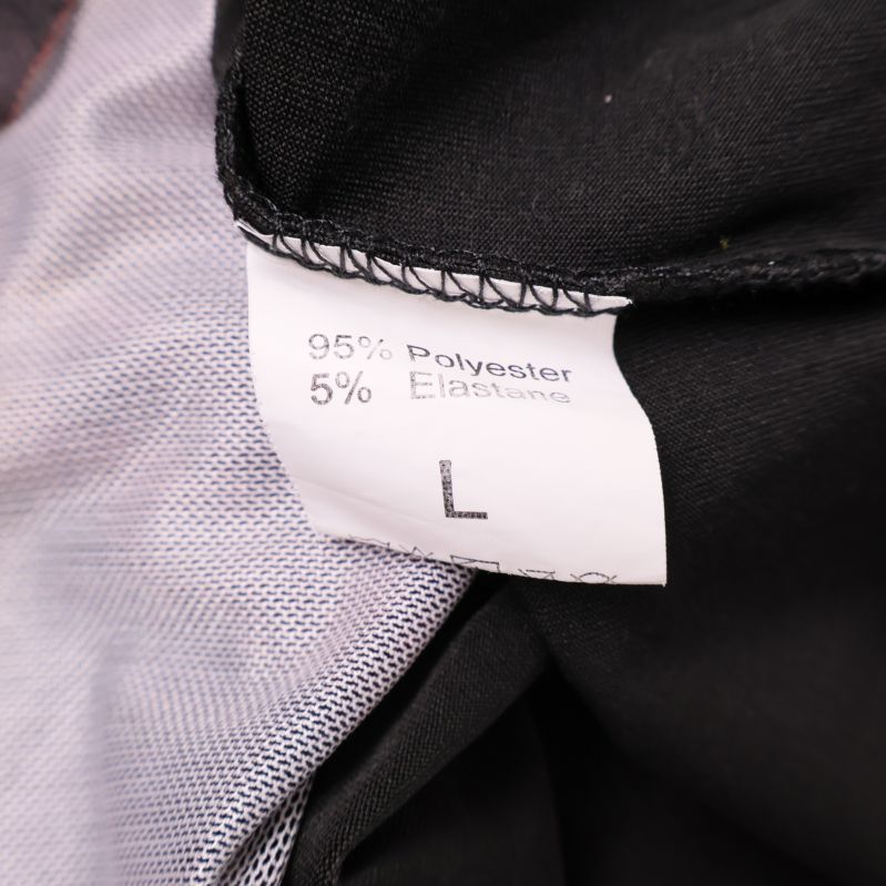 Materiallapp med 95 procent polyester och 5 procent elastan samt storlek L