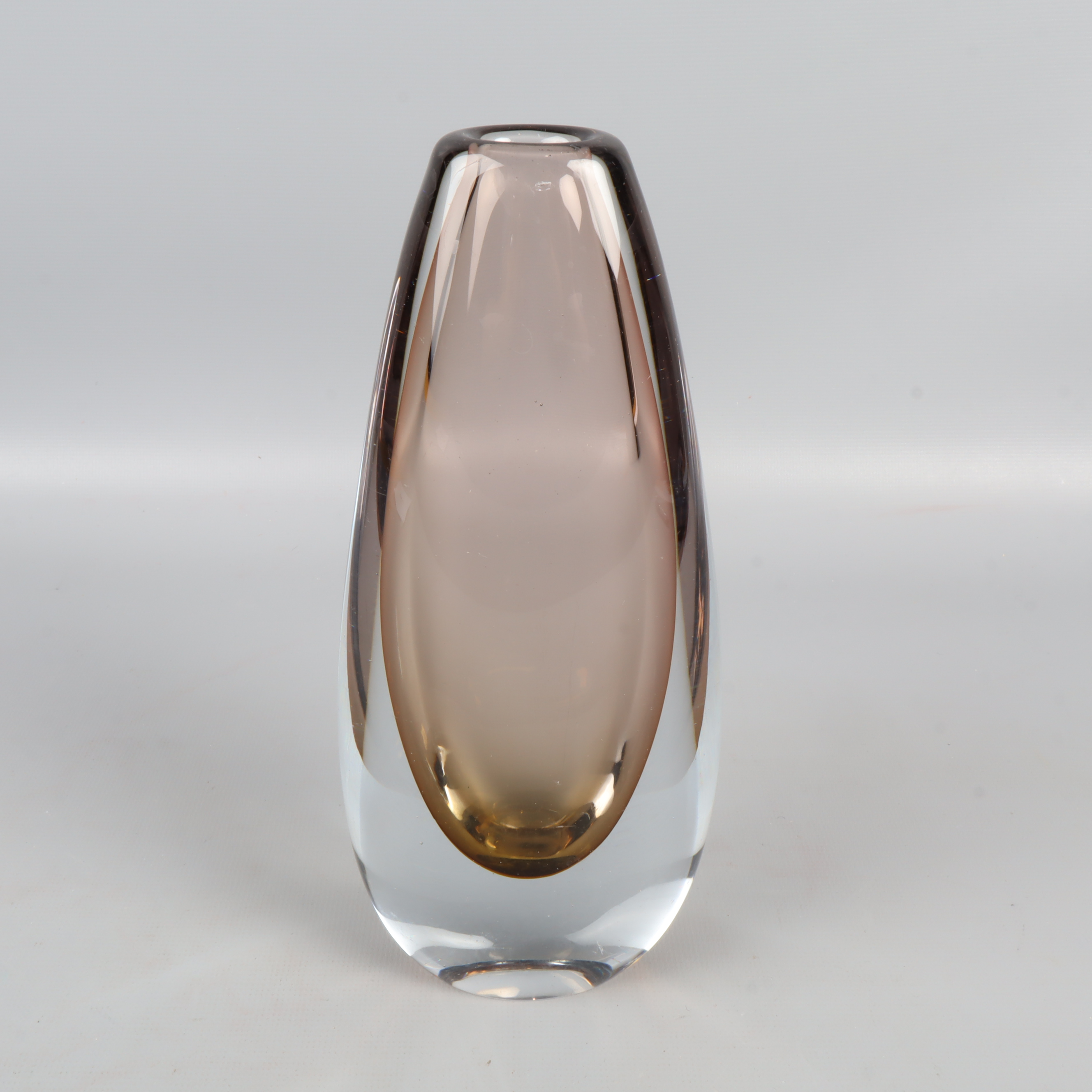 Brun Glasvas